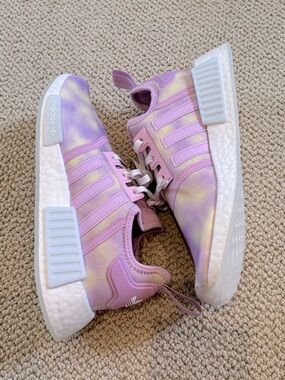 New Adidas Kids Purple Tie-Dye NMD R1 Sneakers